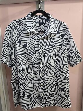 Perry Ellis Blue and White Geometric Short Sleeve Button-Down Shirt